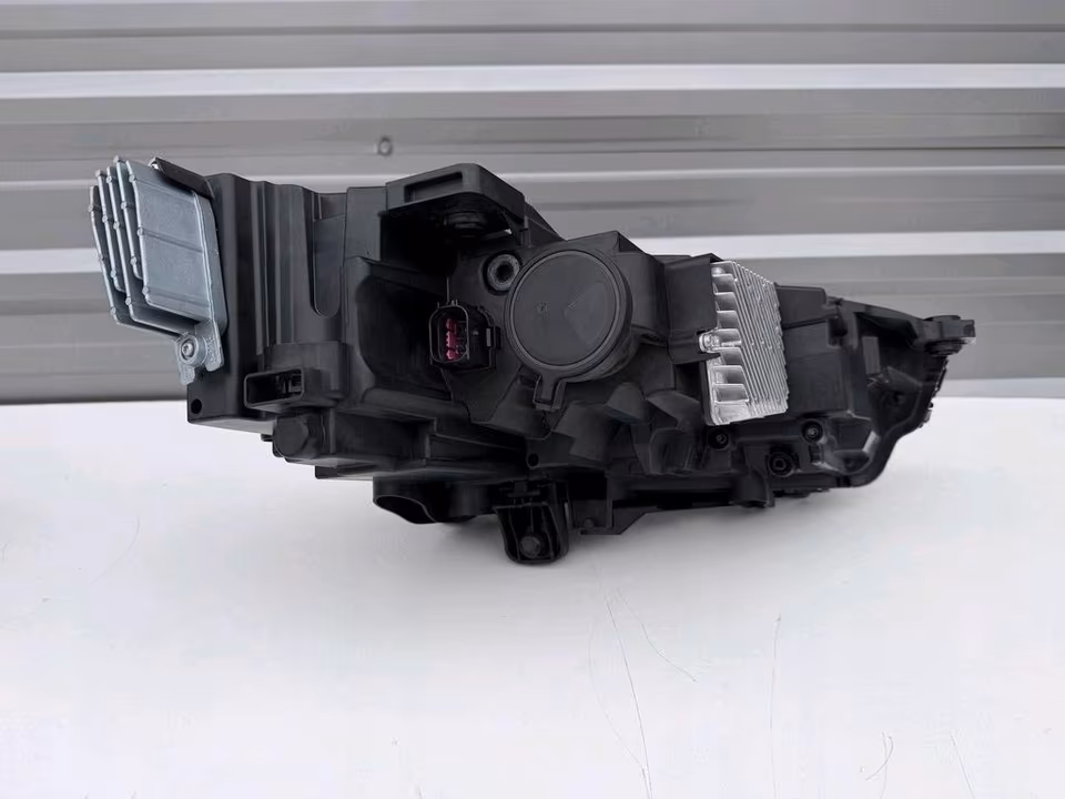 Lamborghini Urus 4Ml headlight set - Image 4