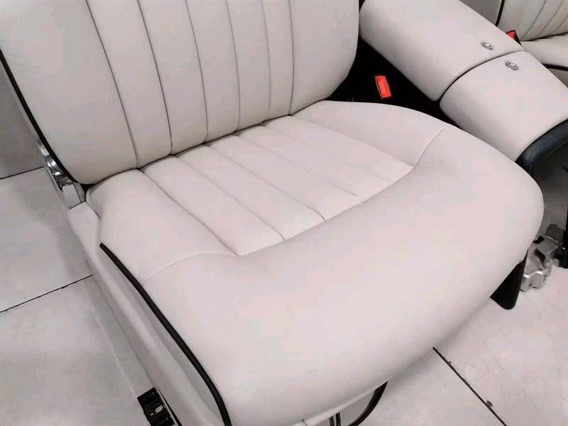 ROLLS ROYCE PHANTOM FRONT SEATS WITH TV / - Image 10