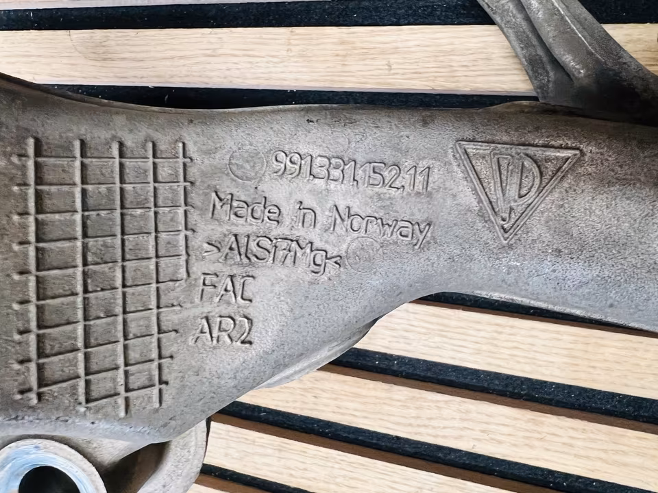 Porsche 991 GTS Control Arm Wheel Hub Front Rear Shock Absorber - Image 3