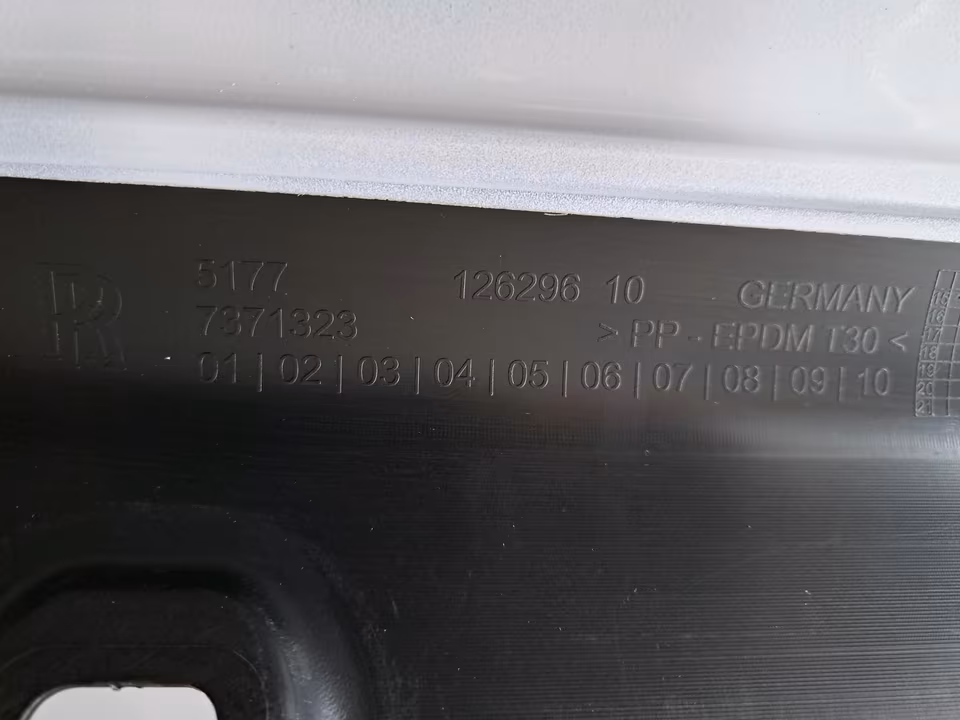 Rolls Royce RR6 Wraith Dawn Side Skirts Left Right - Image 3