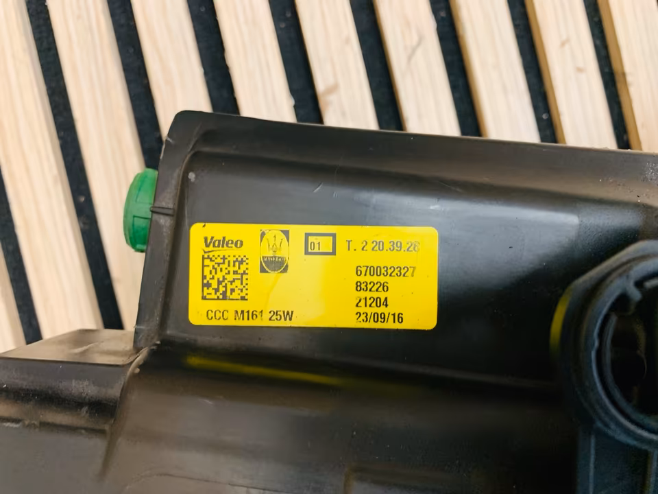 Maserati Levante Headlight Left Right 670032327 670034641 - Image 8