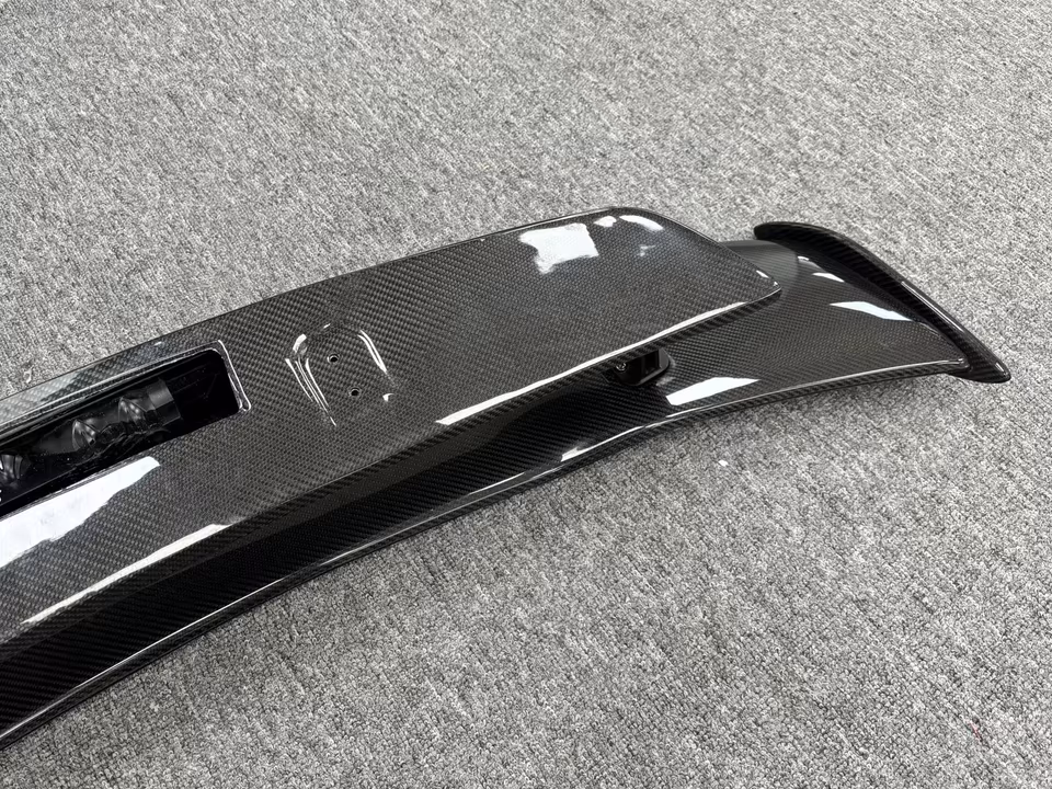 Mercedes-Benz AMG GTS GTS GTR GTC Roadster LED Rear Spoiler - Image 8