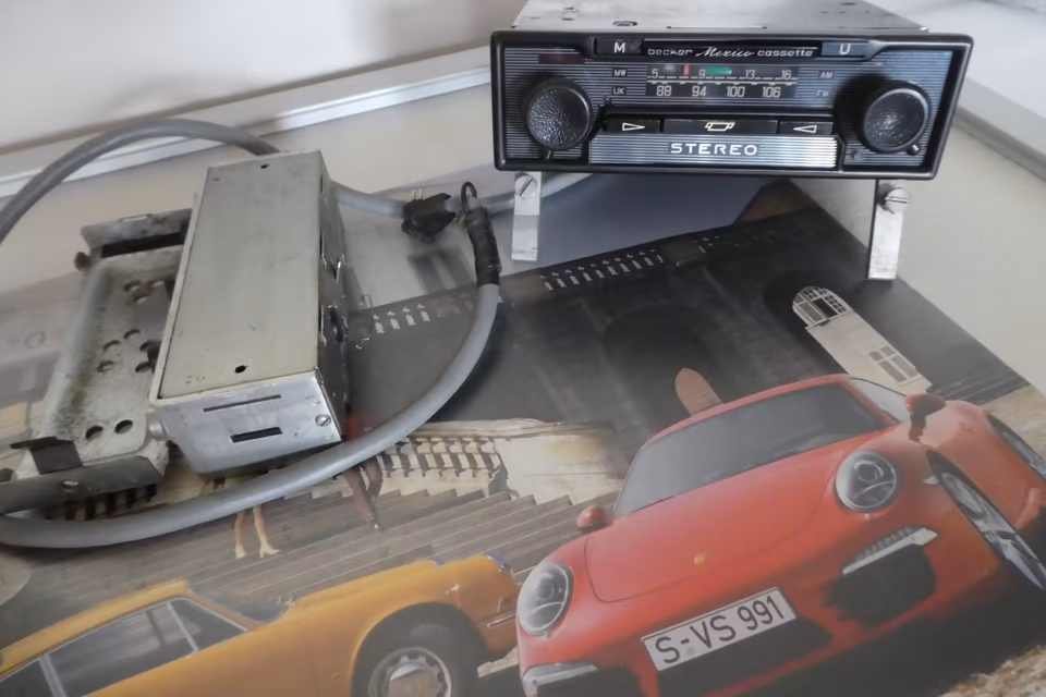 Porsche 911 Becker Mexico Cassetten Radio overhauled ready for installation