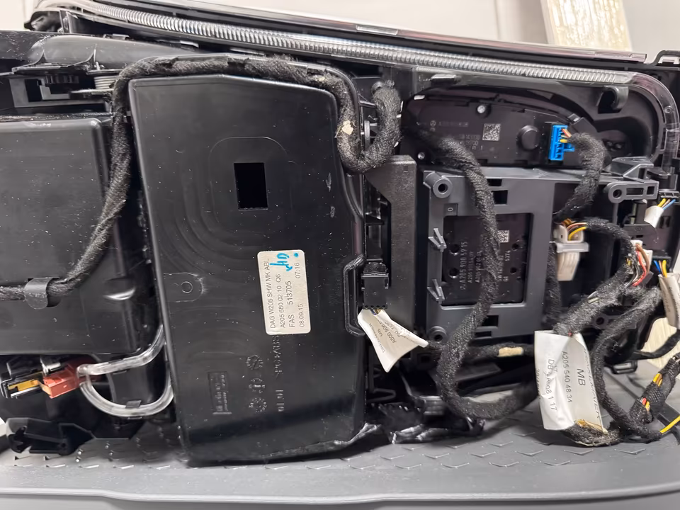 Mercedes Benz W205 center console with IWC Schaffenhausen C63 C43 - Image 7