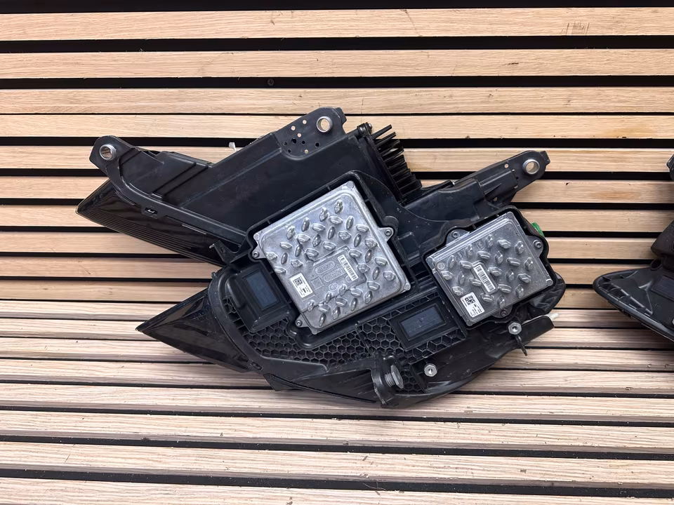 Ferrari 296 GTB Headlight Left Right 812845 812842 - Image 5