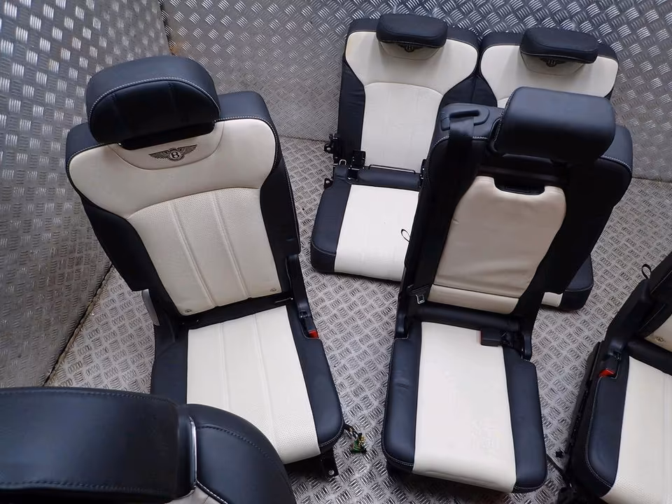 BENTLEY BENTAYGA LEATHER SEATS, HEATED AND VENTILATED SEATS 7 - Image 7