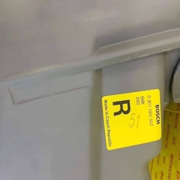 Mercedes-Benz Bosch Headlights for C126 SEC & W126 SEC - Image 4