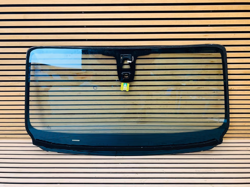 Rolls Royce Wraith Windshield Windscreen Front - Image 4