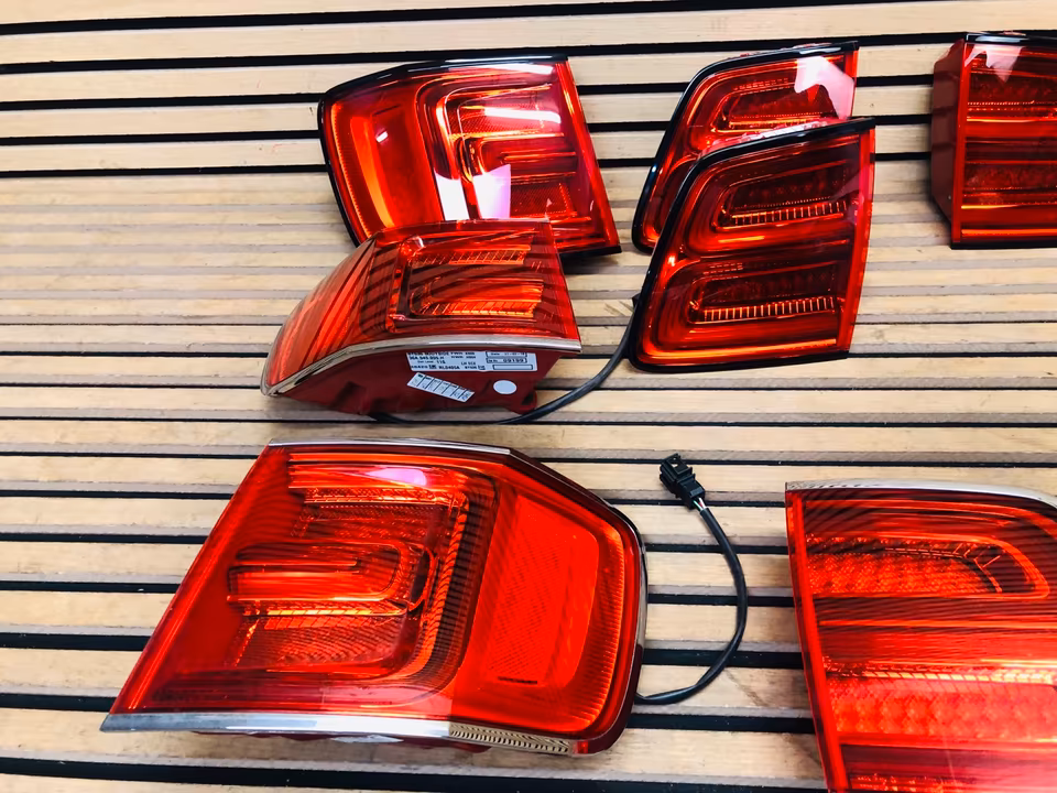 Bentley Bentayga Tail Light Tail Light - Image 6