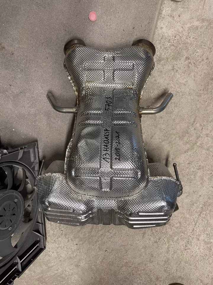 Mclaren 720s Petrol Tank 14KA060CP.01 - Image 7