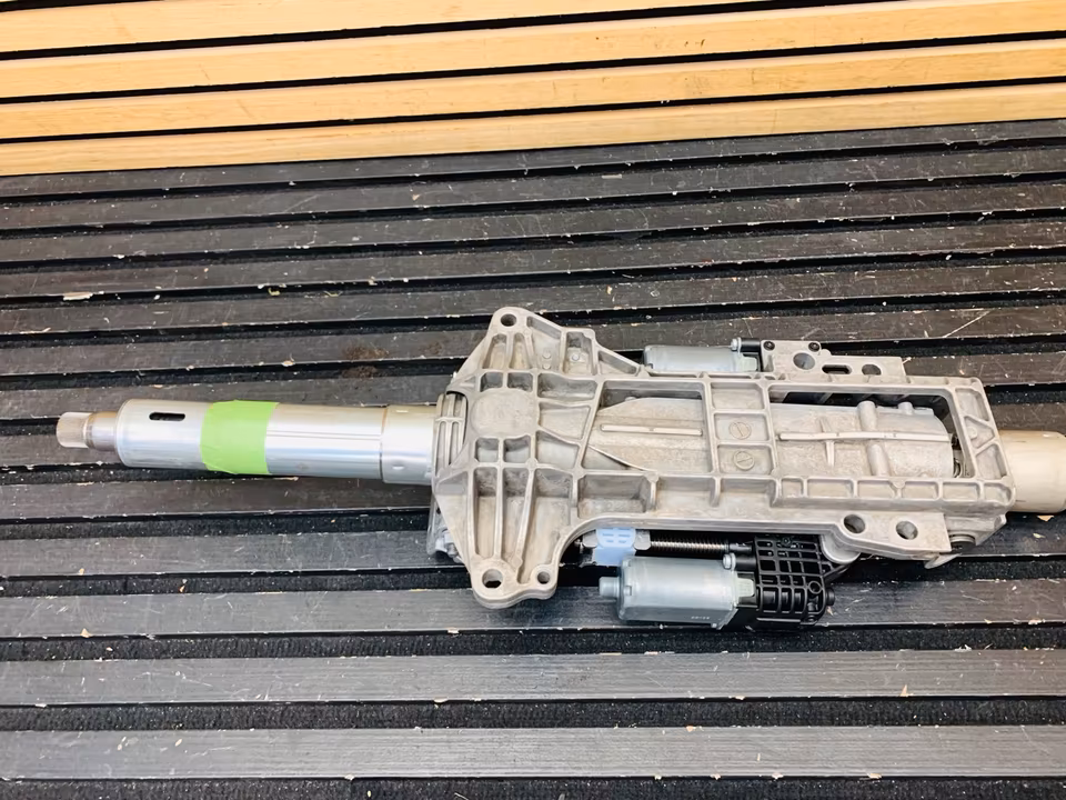 Aston Martin DBX 707 Steering Column Shaft A0934600600 - Image 6