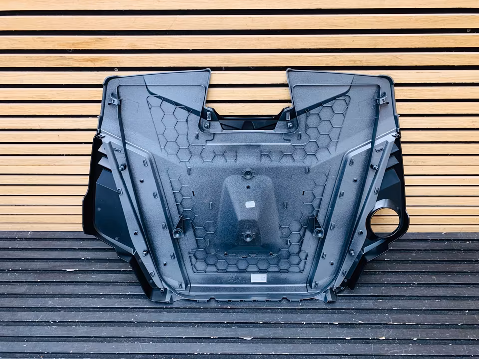 Lamborghini Urus Engine Cover 4M6133849B - Image 4