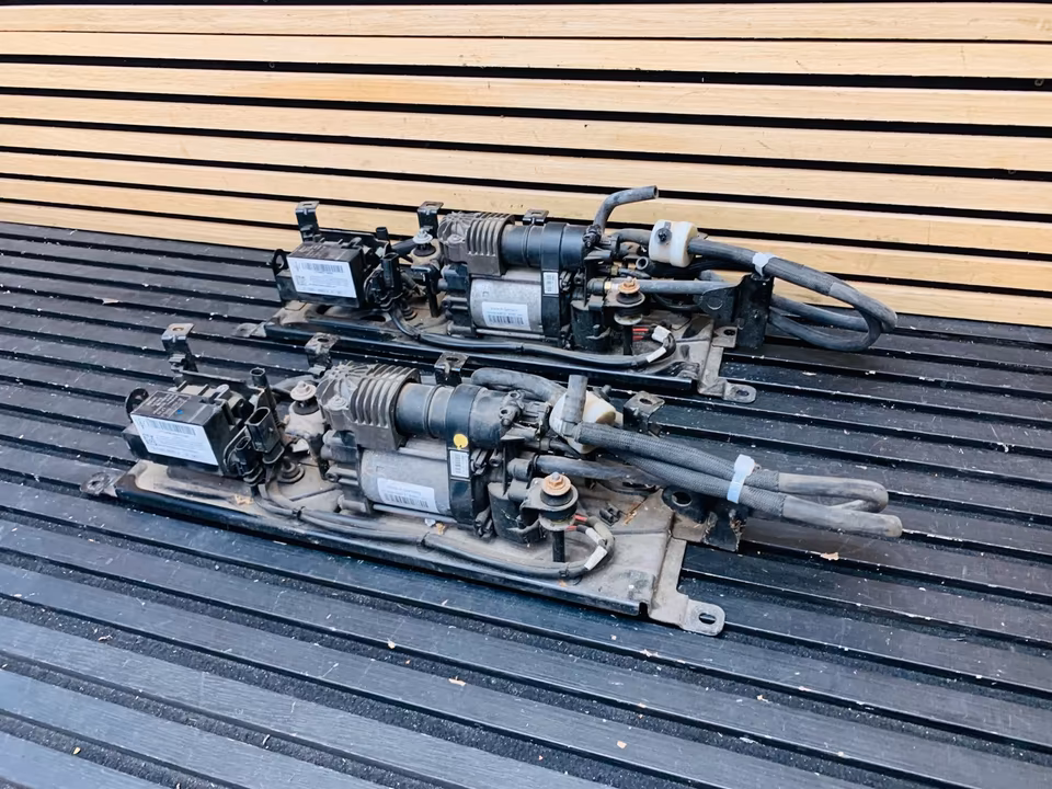 Maserati Levante Air Suspension Air Compressor 670039247 - Image 12