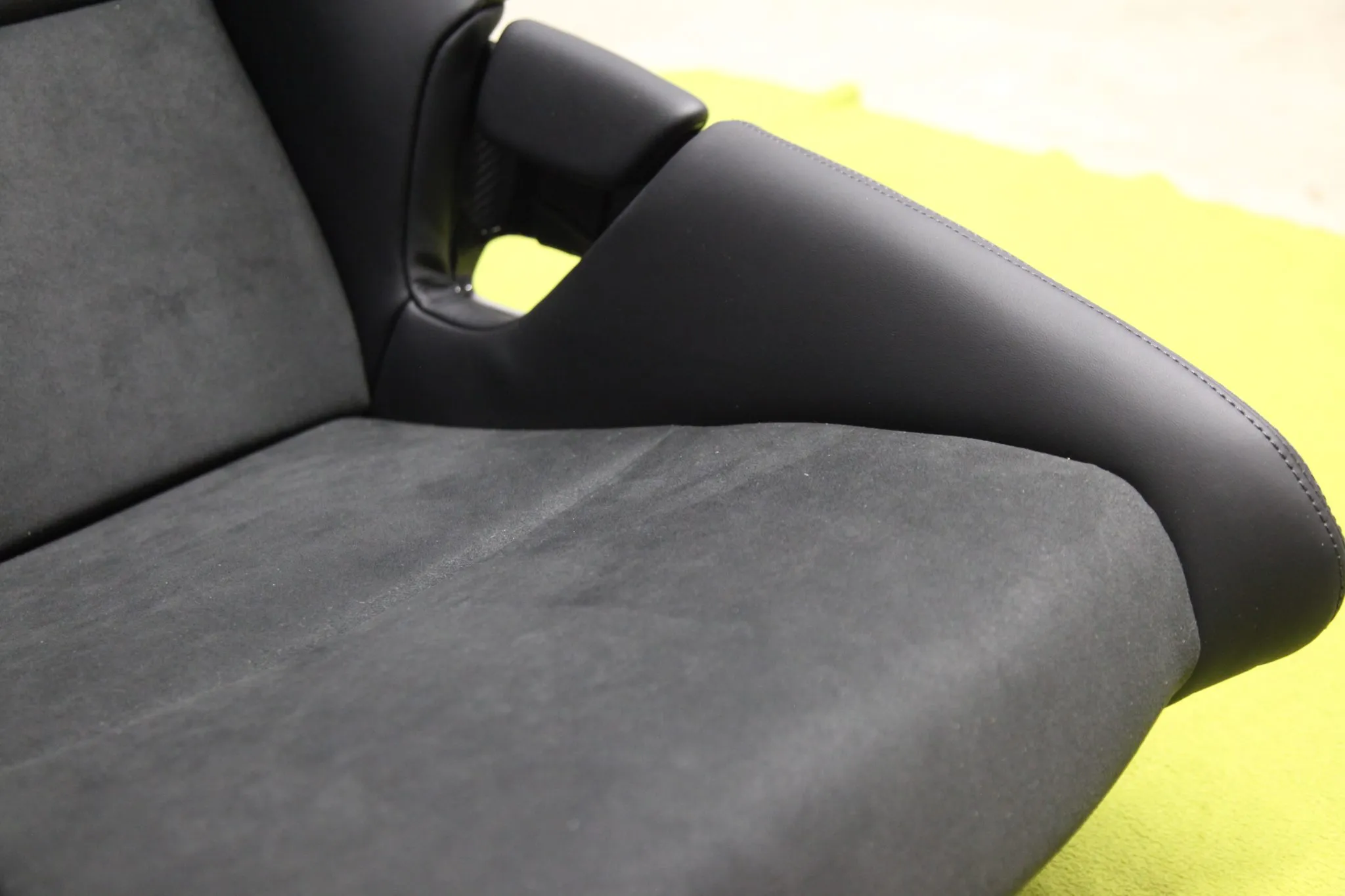 Porsche 992 Bucket Seats - Image 19
