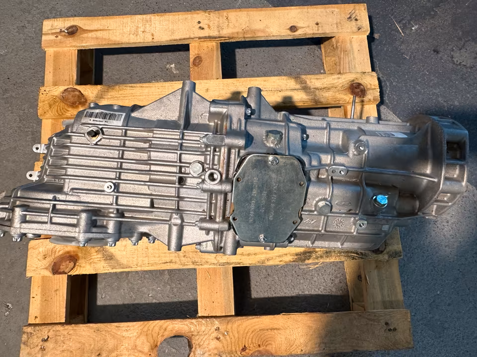 Aston Martin V8 Vantage Gertiebe BG33-7002-BJ / 2000km - Image 2