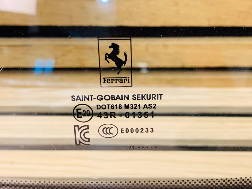 Ferrari SF90 Rear Window - Image 3