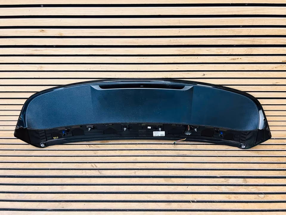 Bentley Bentayga Tailgate Spoiler 36A827933 LBS1 - Image 4