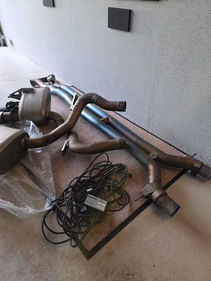 Akrapovic SAGA Titanium Carbon Porsche Panamera Turbo GTS Hybr. ECE - Image 4