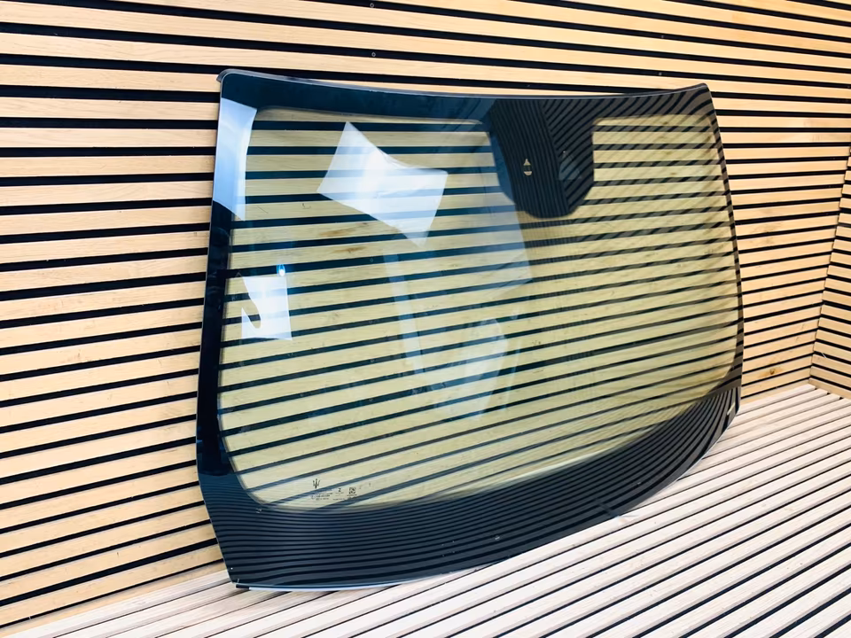 Maserati Levante Windshield 673006253 - Image 8