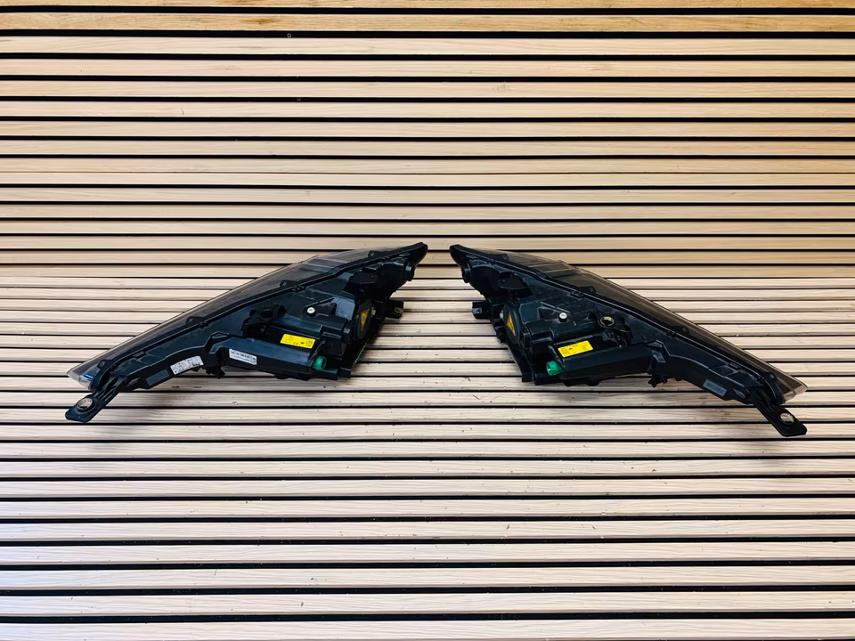 Maserati Levante Headlight Left Right 670032327 670034641 - Image 2