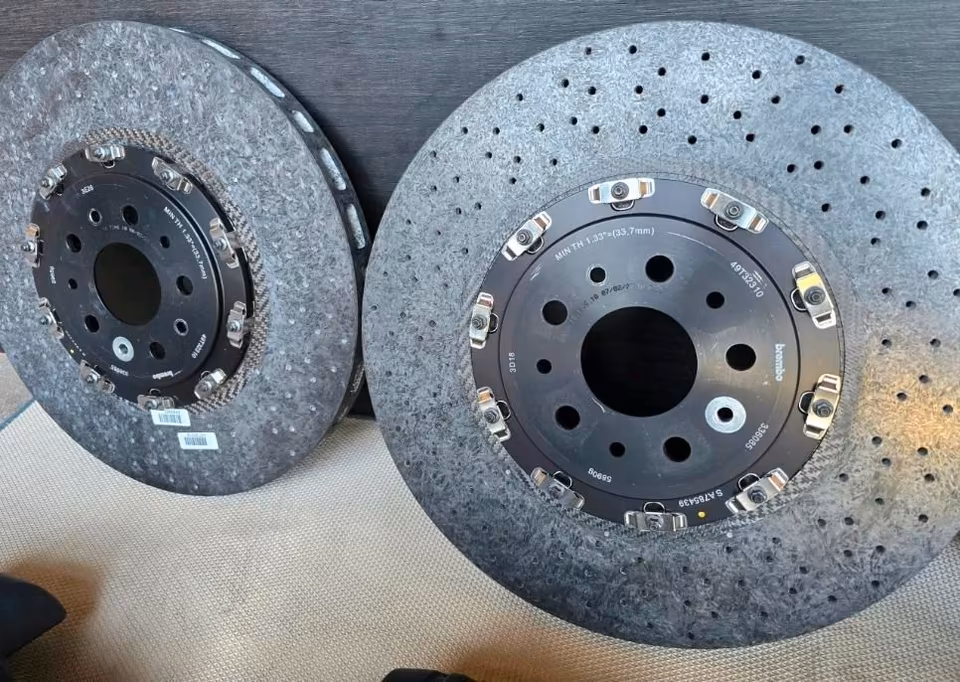 FERARRI SF90 STRADALE BRAKE SET NEW - Image 4