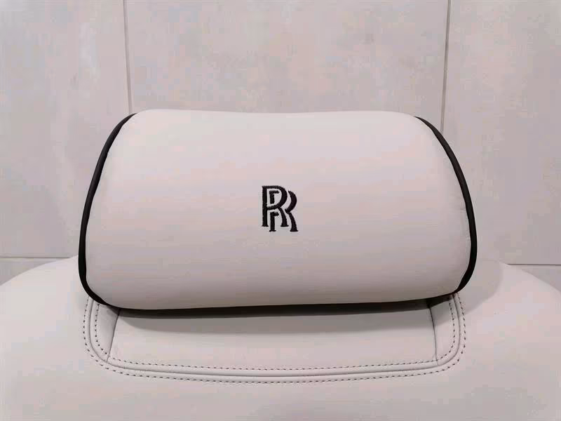 ROLLS ROYCE PHANTOM FRONT SEATS WITH TV / - Image 11