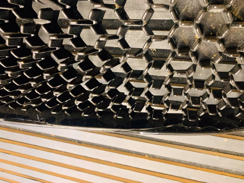 Aston Martin DBS Superleggera Front Grille - Image 2