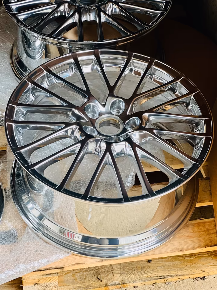 Aston Martin Vantage V8 V12 alloy wheels 8.5+9.5x19 NOS - Image 2