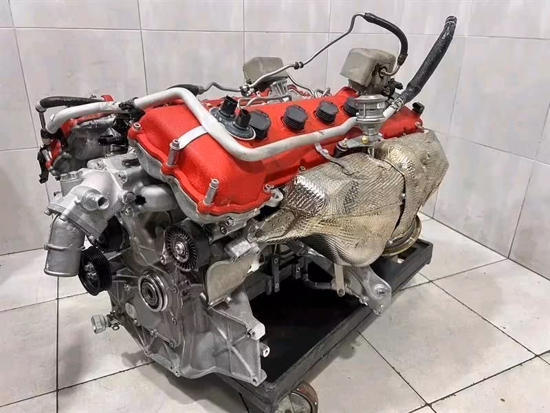 FERRARI PUROSANGUE V12 engine 725 hp - Image 6