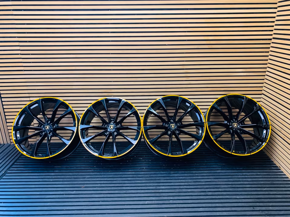 Lamborghini Urus Alloy Wheels Set 23 Inch 4ML601025BA - Image 2