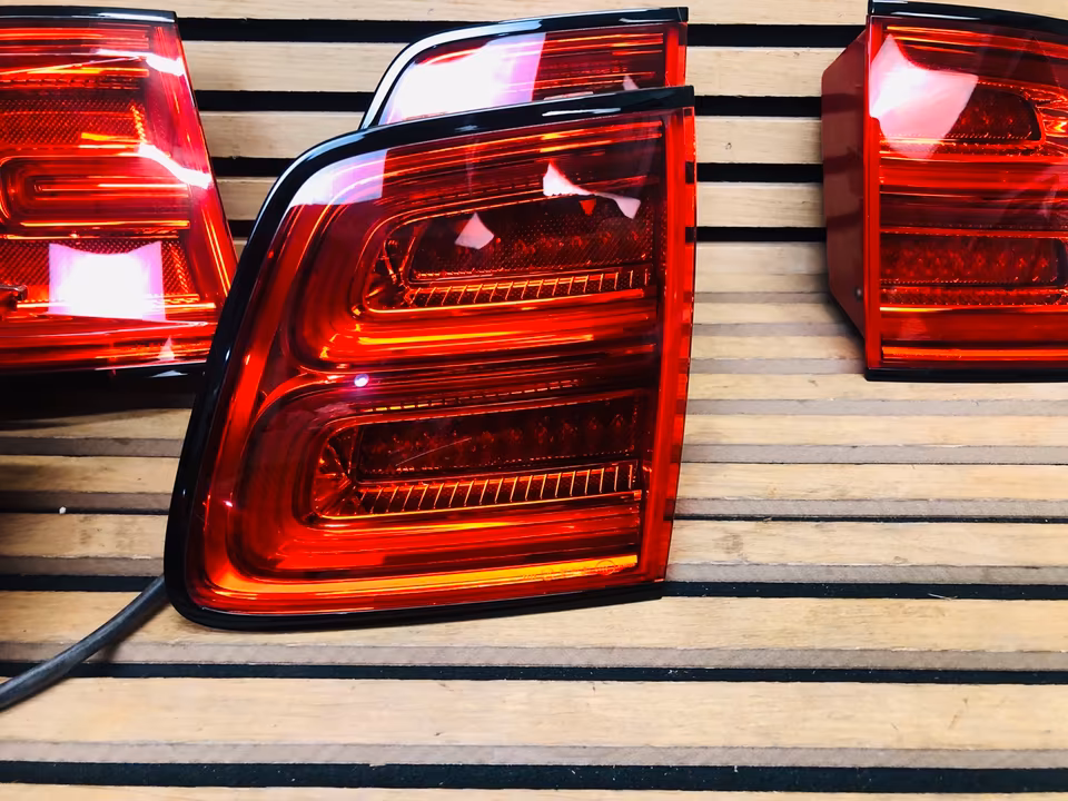 Bentley Bentayga Tail Light Tail Light - Image 8