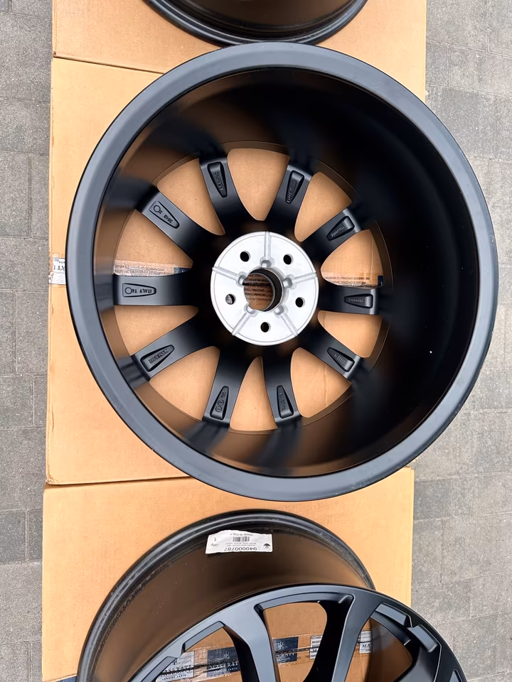 Maserati Levante Alloy Wheels Set 19 Inch 940000787 NEW - Image 4