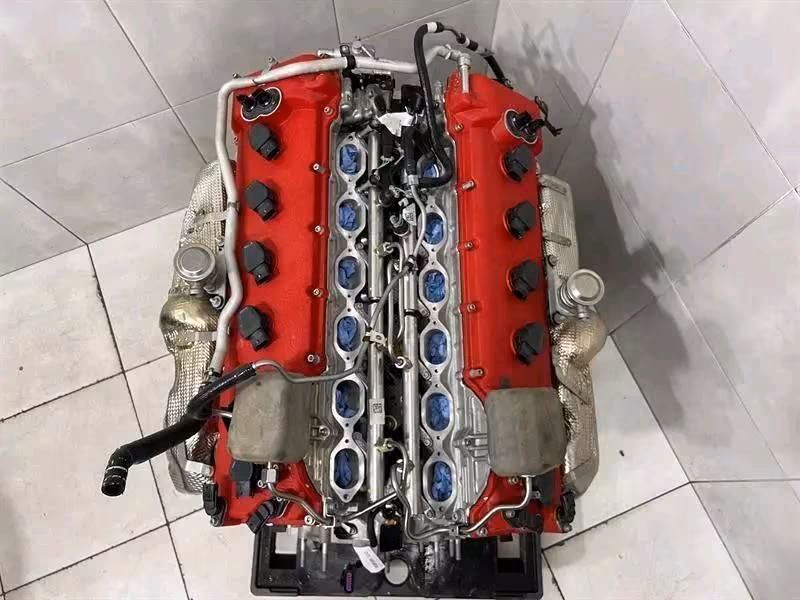 FERRARI PUROSANGUE V12 engine 725 hp - Image 12