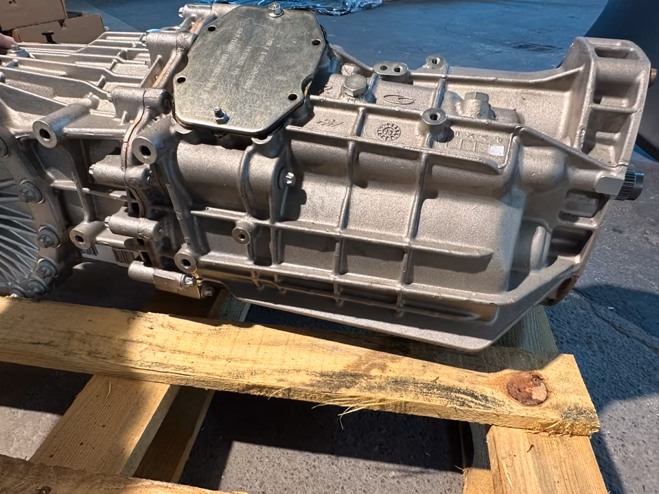 Aston Martin V8 Vantage Gertiebe BG33-7002-BJ / 2000km - Image 5