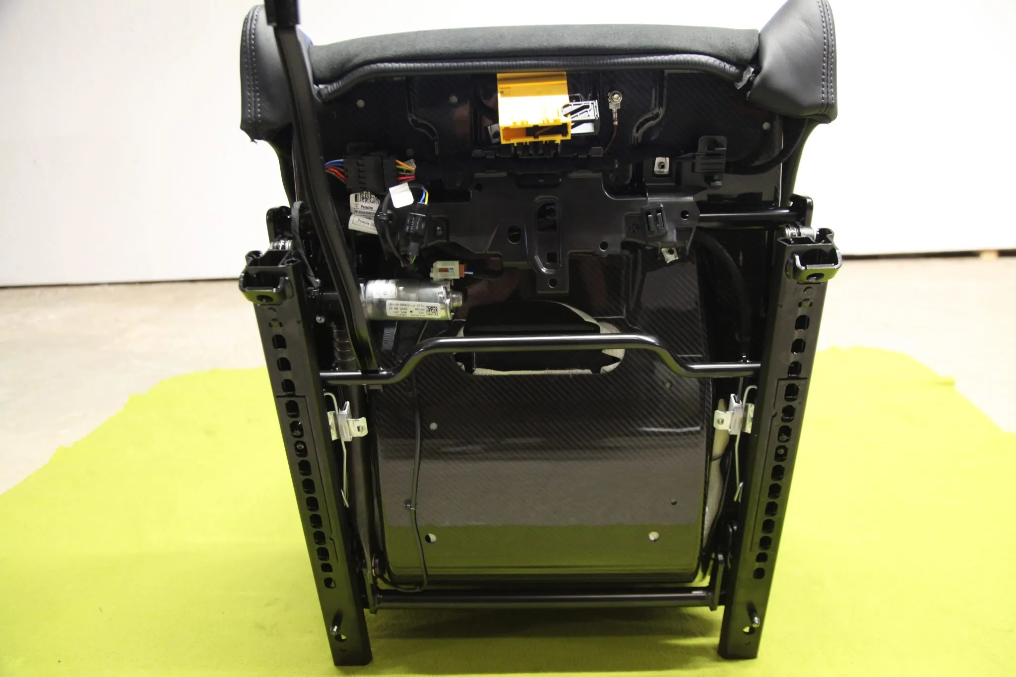 Porsche 992 Bucket Seats - Image 8