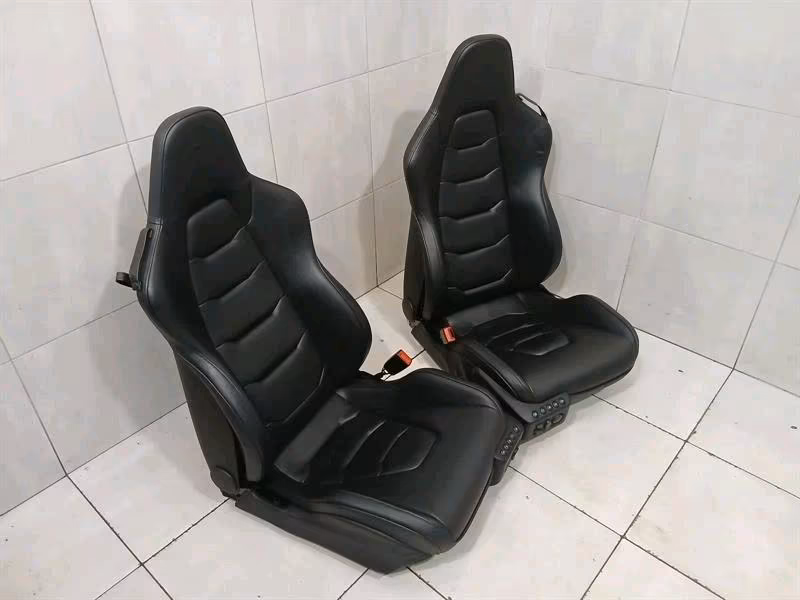 McLaren 650S Spider 14-17 seats leather - Image 10