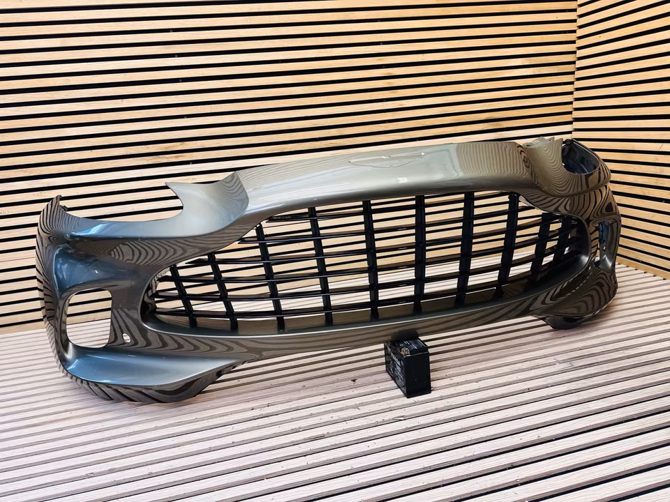 Aston Martin DBX Front Bumper Grille MY8317D957AD - Image 5