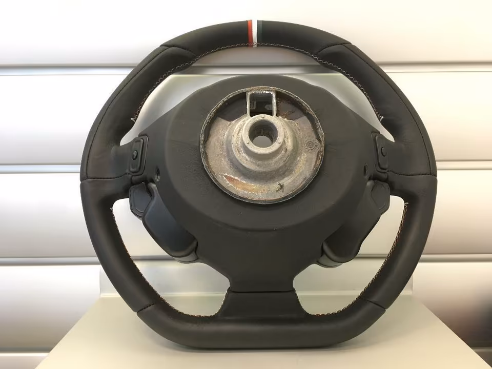 Ferrari 458 Italia / Spider Steering Wheel Edition Tricolore - Image 3