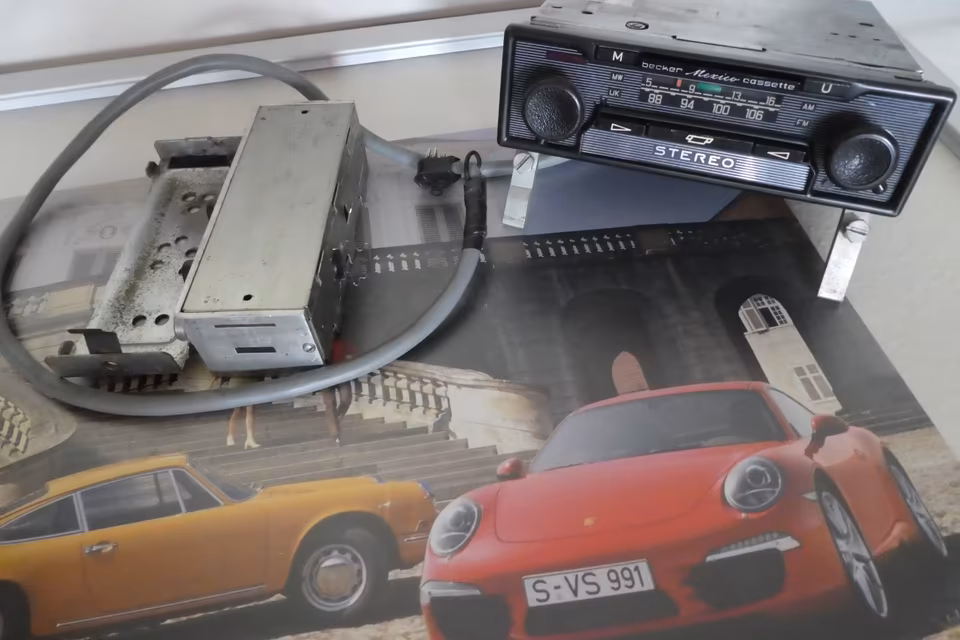 Porsche 911 Becker Mexico Cassetten Radio overhauled ready for installation - Image 5