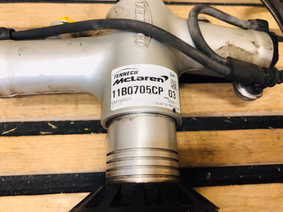 McLaren MP4 12C Front Shock Absorber 11B0705CP 03 - Image 3