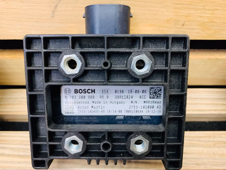 Aston Martin Vantage DB11 DBS Distronic - Image 3