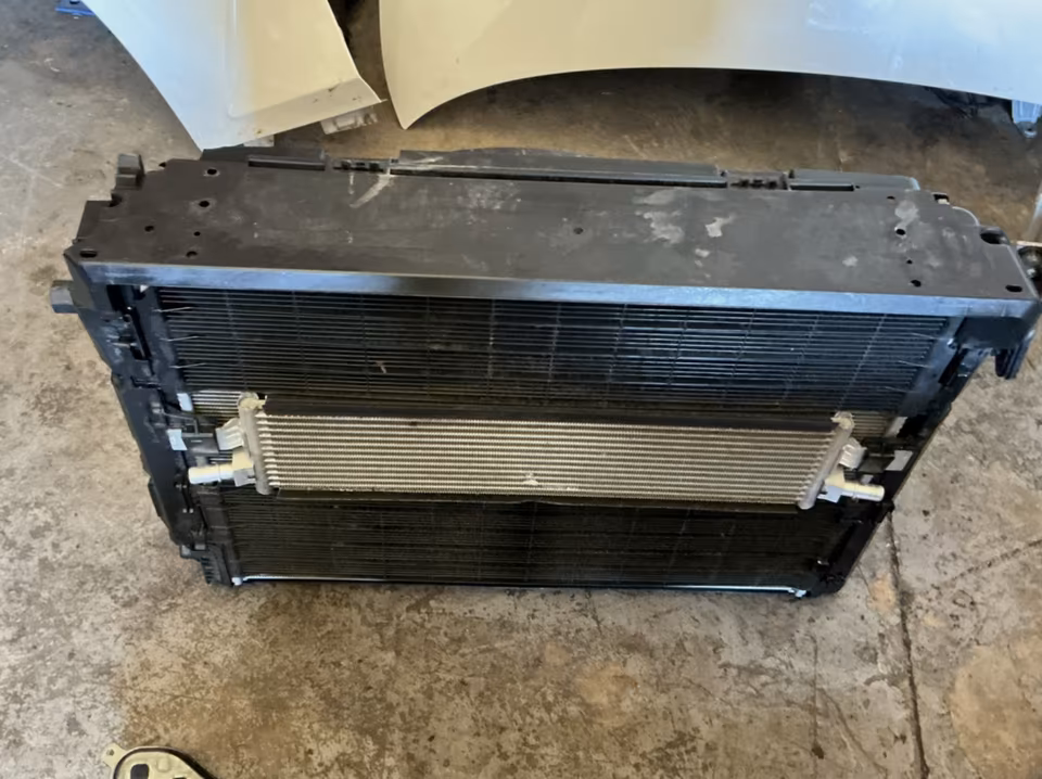 BMW G20 330e LCI Front Package Bonnet Bumper Headlights - Image 14