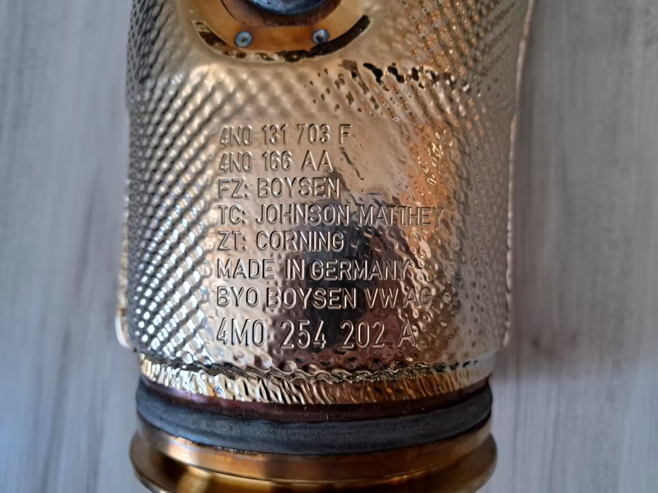 Lamborghini Urus Catalytic Converter Right Left 4M0254252M 4M0254202A - Image 7