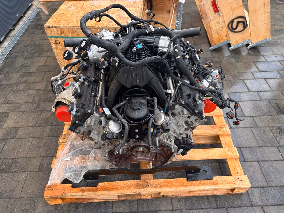 McLaren 650s engine - Image 9