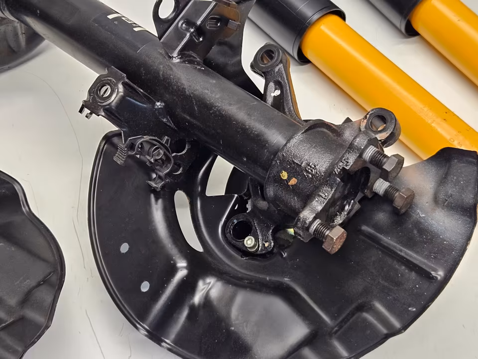 BMW 850 E31 31311138553 Suspension Set Damper Springs - Image 3