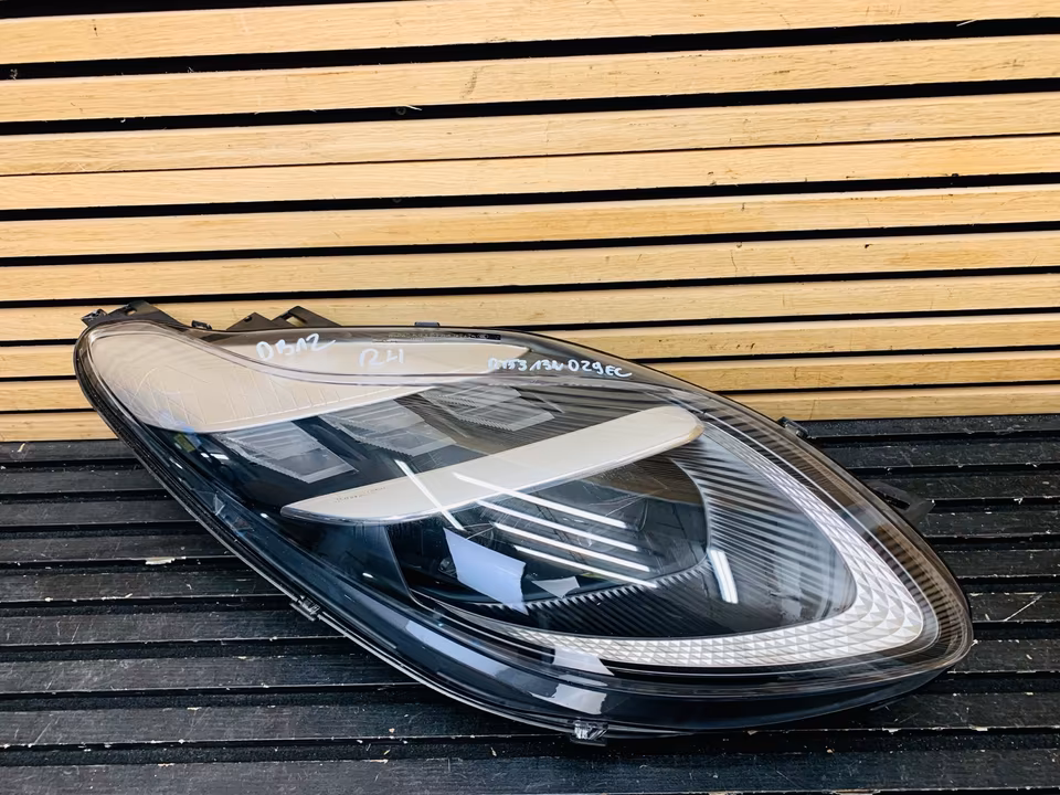 Aston Martin DB12 Headlights Left Right RY5313W029EC 030ED - Image 8