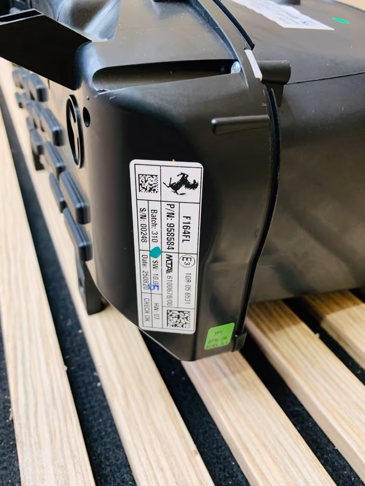 Ferrari Portofino Speedometer Carbon 958584 - Image 2