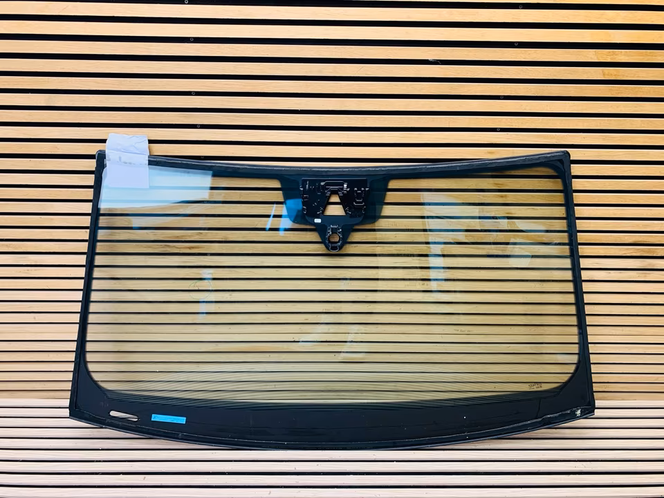 Lamborghini Urus Windshield 4ML845099 - Image 3