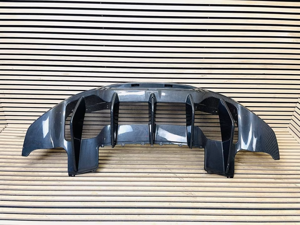 McLaren 600LT diffuser carbon headlight sill splitter - Image 12