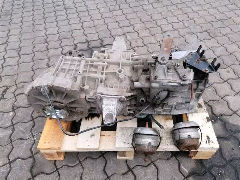 ASTON MARTIN VANTAGE 4.3 V8 Manual Transmission